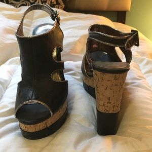 Platform black wedges