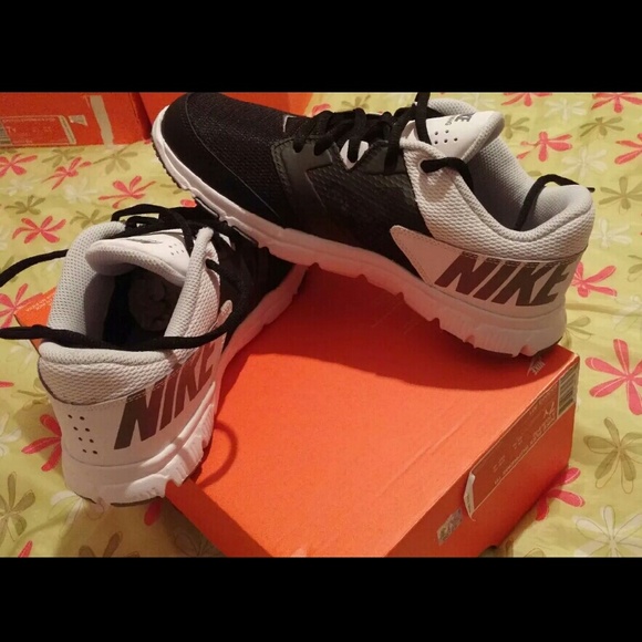 New Nike Flex Supreme TR 3 (GS/PS) Size 7Y