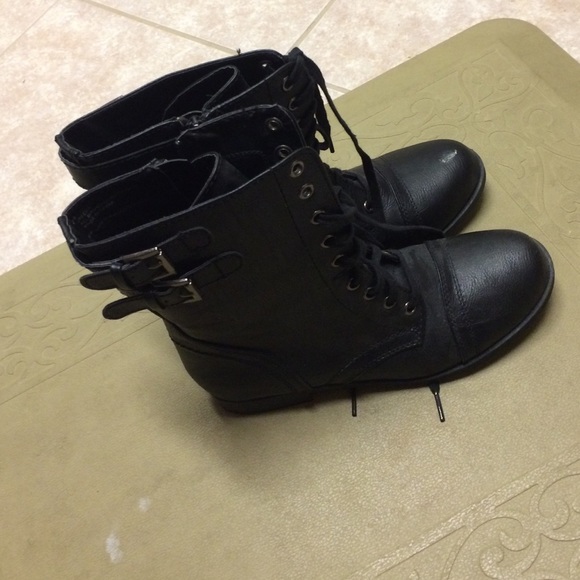 Combat boots - Picture 2 of 3