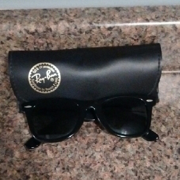 Vintage 80s Ebony Ray Ban Wayfarer 5022