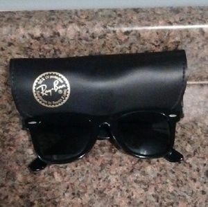 Vintage 80s Ebony Ray Ban Wayfarer 5022