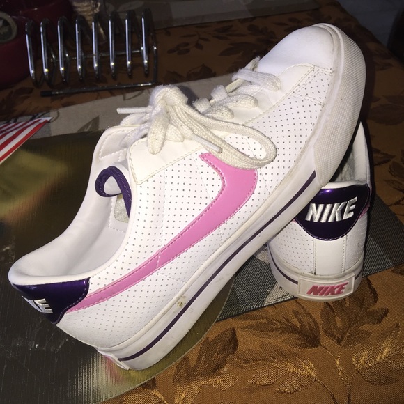 *ON SALE* ❌ NIKE SNEAKERS