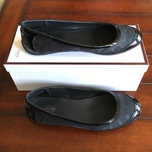 Coach flats. Signature print