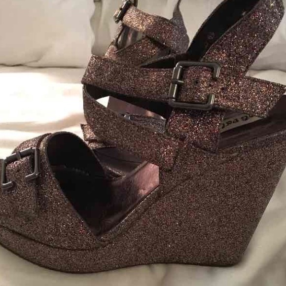 Glitter Wedges - Picture 2 of 4