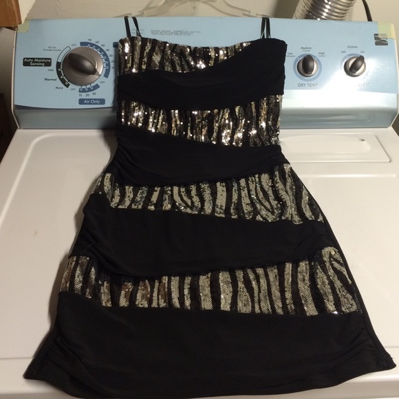 Dress - Picture 1 of 2