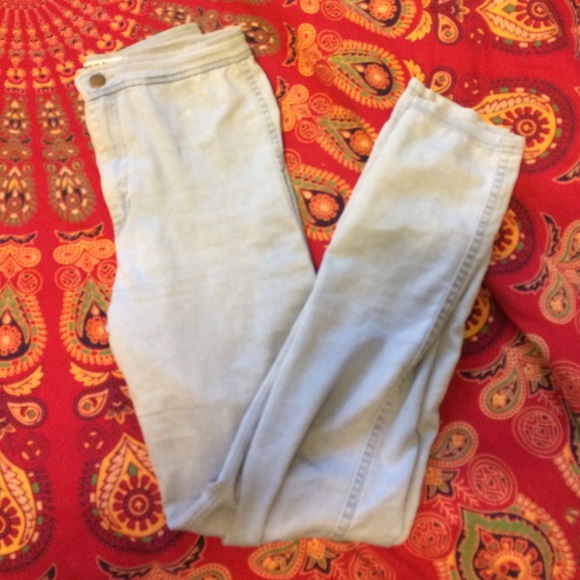 Gently worn American Apparel light wash easy jeans