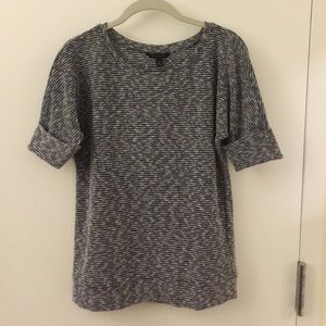 Short-sleeve knit top