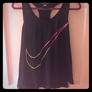 Nike tank for the gym with colored swoosh 💪🏼💕
