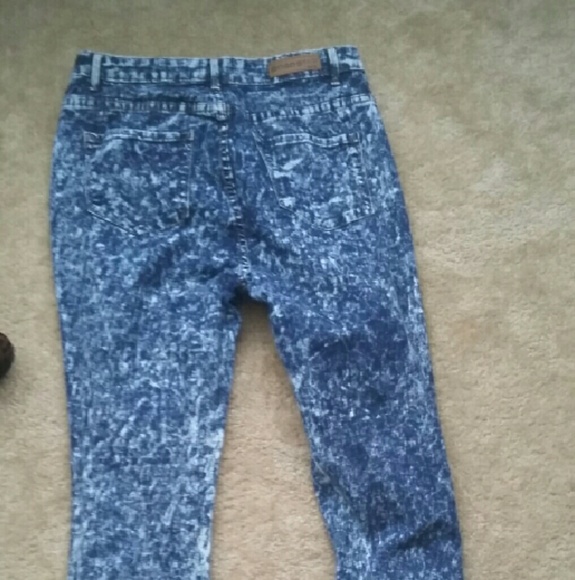 I don't like how it looks on me. - Picture 2 of 2