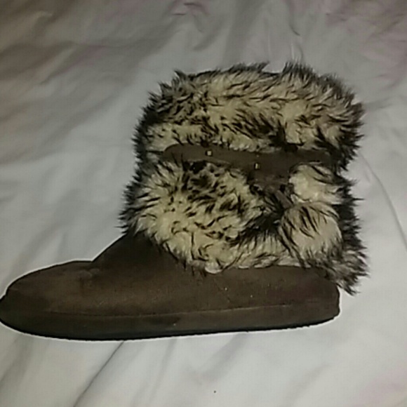 Furry snow boot house shoes - Picture 1 of 1