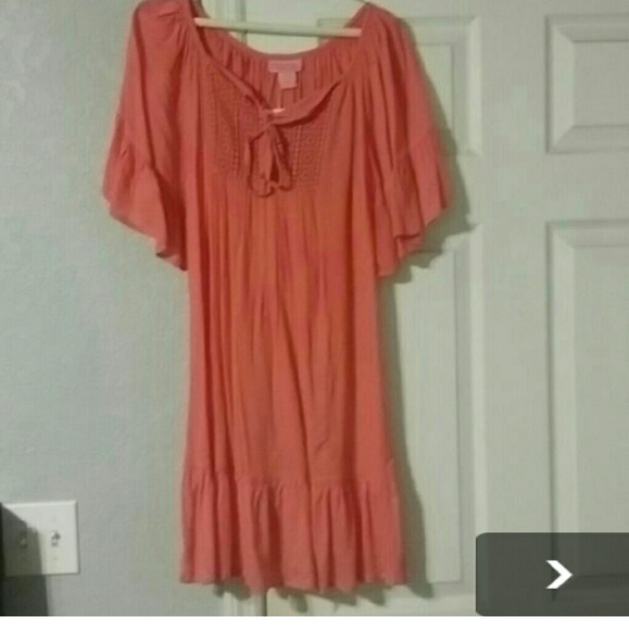 Cute flowy summer dress!