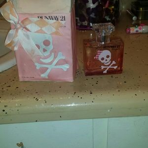 Runway rue 21 perfume completely  full