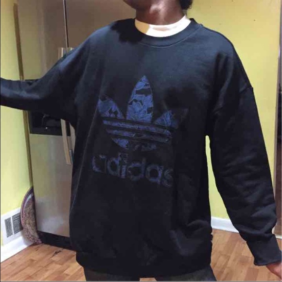 Adidas Sweatshirt