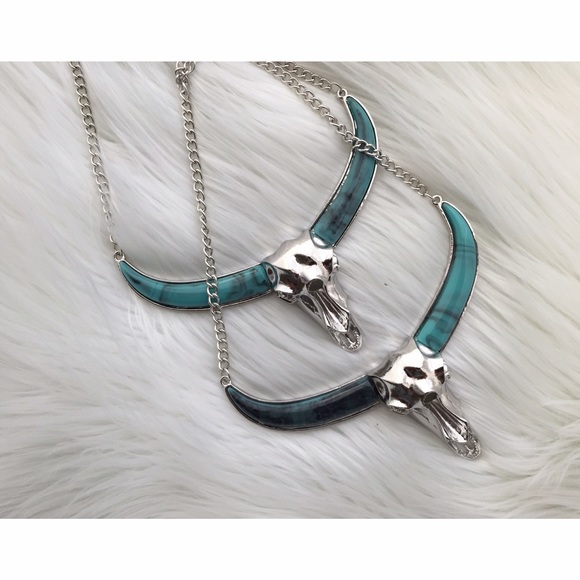 Turquoise bull necklace - Picture 2 of 4