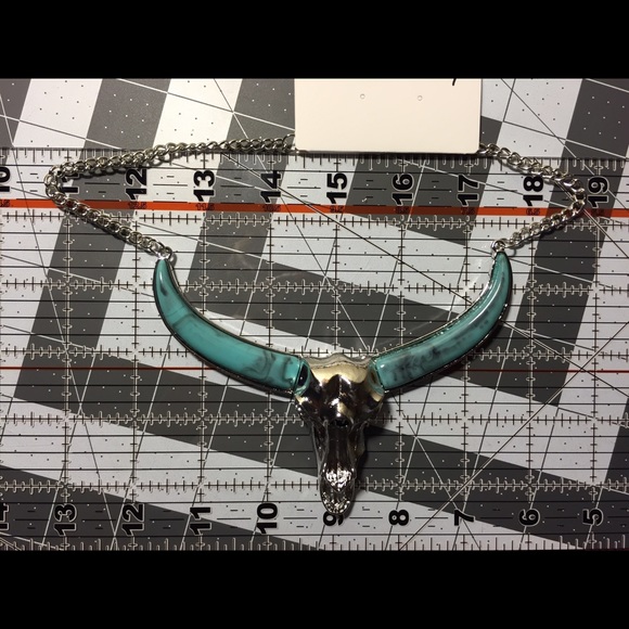 Turquoise bull necklace - Picture 4 of 4