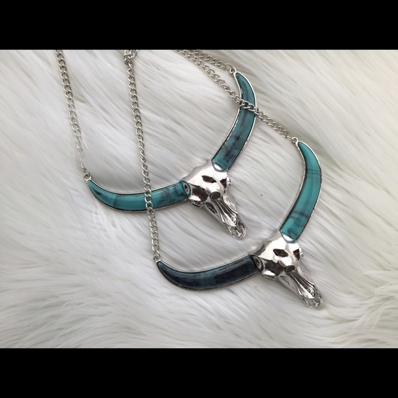 Turquoise bull necklace - Picture 3 of 4
