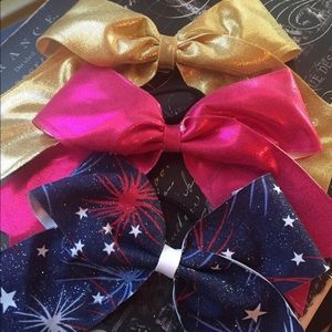 Cheer bows