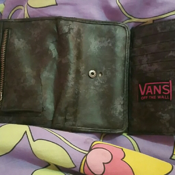 Vans 4 sided wallet (plus back pocket for change) - Picture 4 of 4