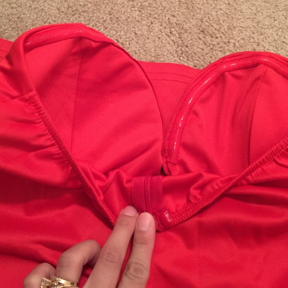 Red Sleeveless Dress - Picture 4 of 4