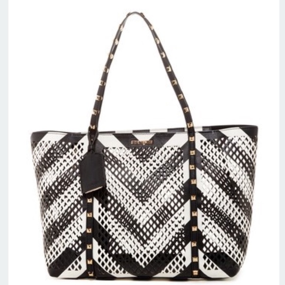 🎉HP 11/17 Steve Madden Studded Tote&Pouch - Picture 2 of 4