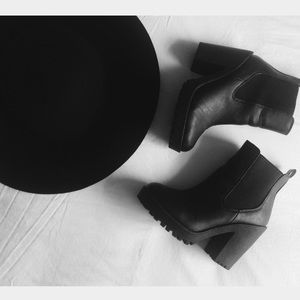 *TRADING* Do Not Purchase - Black Chunky Boots