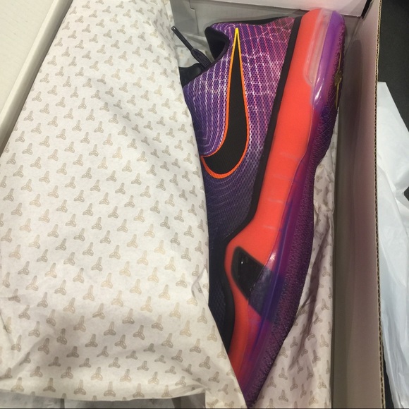 Nike Kobe X - Picture 2 of 3