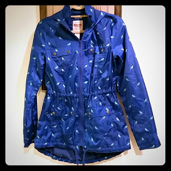 Raincoat/windbreaker