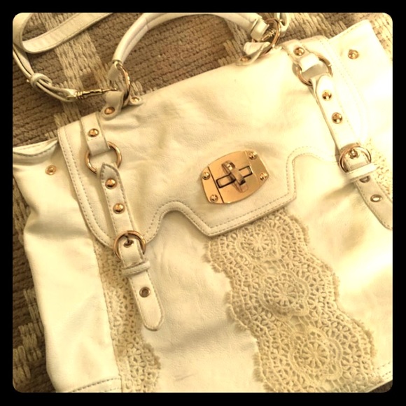 White purse - Picture 1 of 1