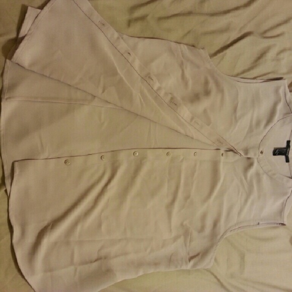 Sleeveless button down blouse - Picture 2 of 2
