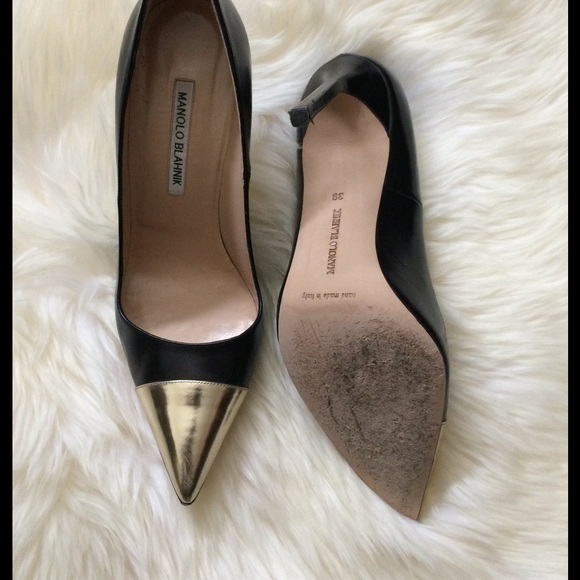 Manolo Blahnik cap toe pumps - Picture 2 of 3