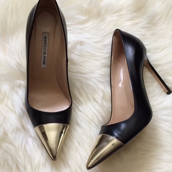 Manolo Blahnik cap toe pumps - Picture 3 of 3