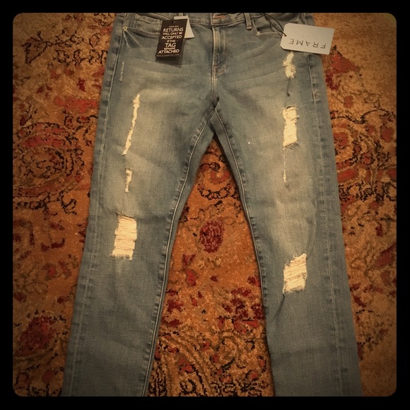 NWT: FRAME Distressed Ripped Skinny Jeans 28