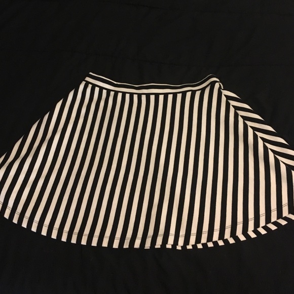 Forever 21 Dresses & Skirts - black and white striped skirt