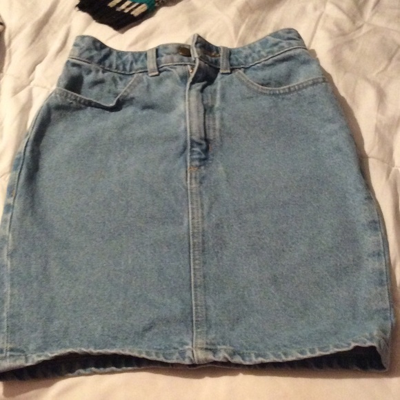 FITTED HIGH WAIST JEAN SKIRT