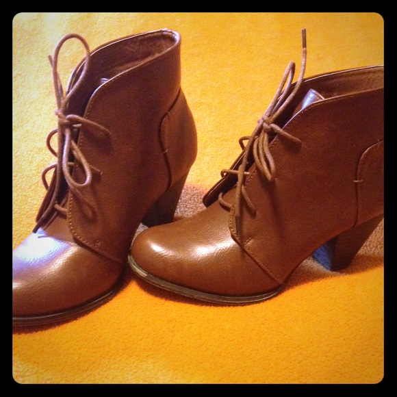 Shoes - Brown never worn booties