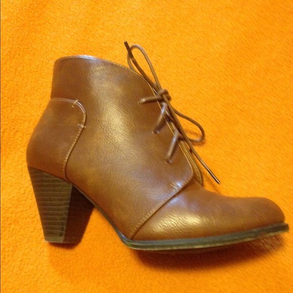 Brown never worn booties - Picture 2 of 4