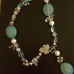 Agate, crystals and shell pearl set