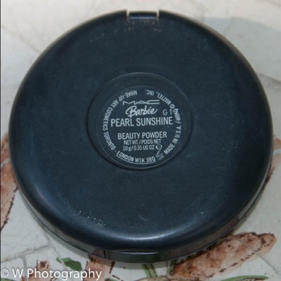 💫OFFERS MAC Barbie Pearl Sunshine Beauty Powder - Picture 3 of 3