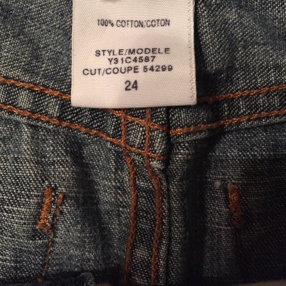 Guess denim mini skirt - Picture 3 of 3