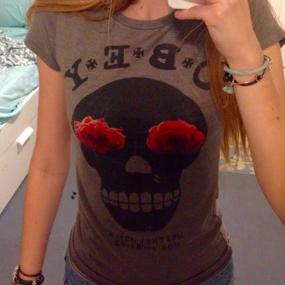 Obey tee