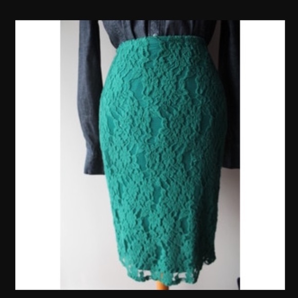 Xhilaration Dresses & Skirts - Emerald lace pencil midi skirt