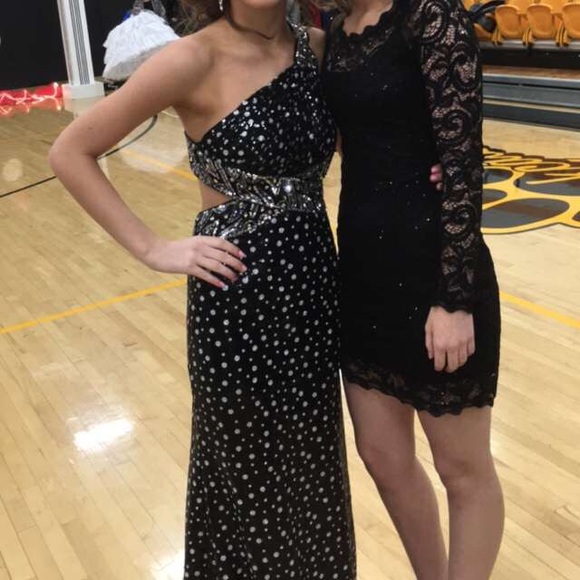 Dress - Picture 2 of 3