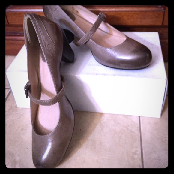 True Mary Jane pumps