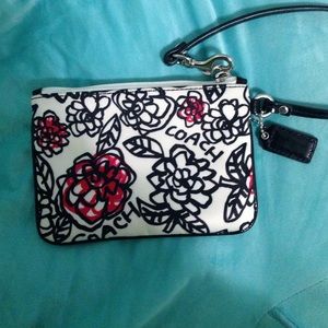 NWOT RARE COACH POPPY floral graffiti wristlet