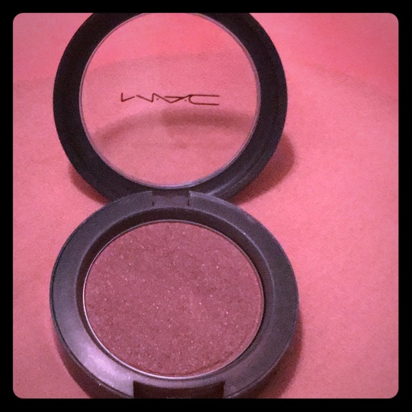 MAC blush