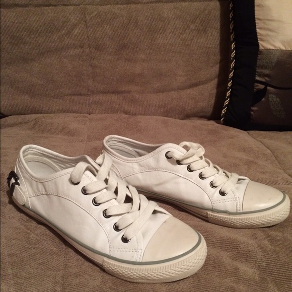 Casual leather shoes