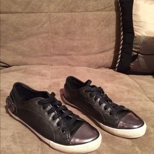 Leather shoe