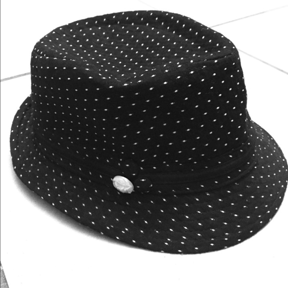 Black polka dots hat