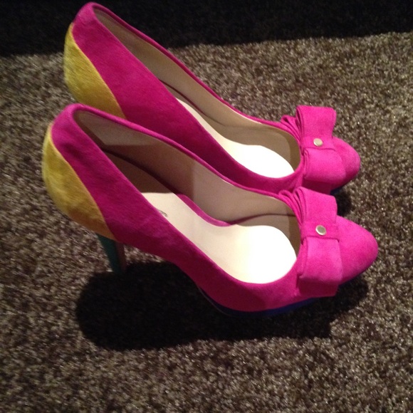 Multi colored heel