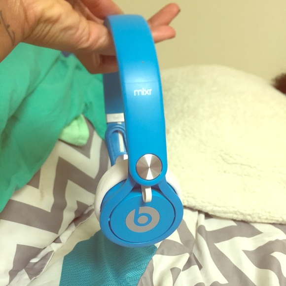 Beats by Dr. Dre the "mixr" edition